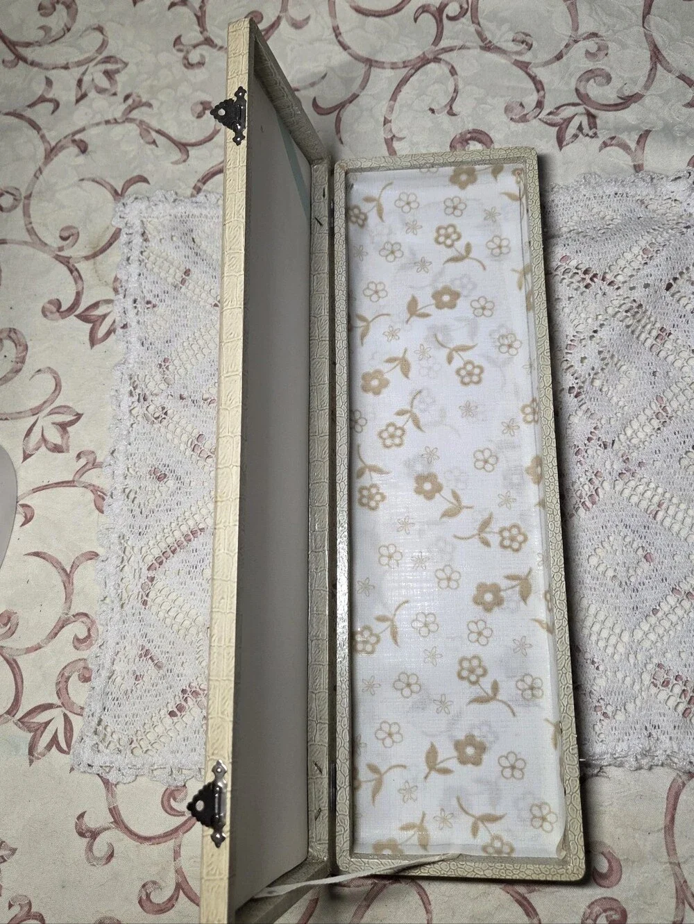 Vintage Lady's Glove Box Hinged Lined Tray. Boudoir Vanity
